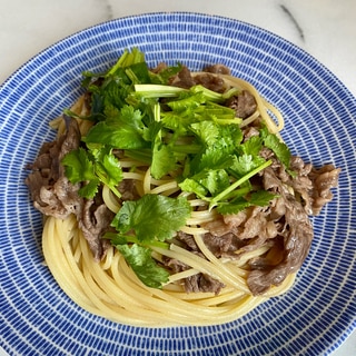 主夫がつくる牛肉とパクチーのパスタ